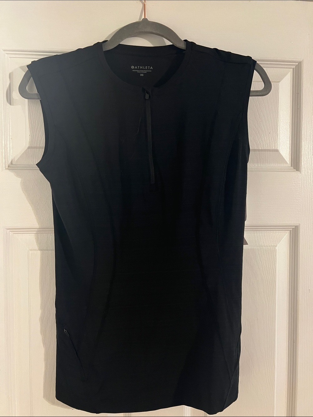 Athleta Black Sleeveless Zip Polo-Style Athletic Top